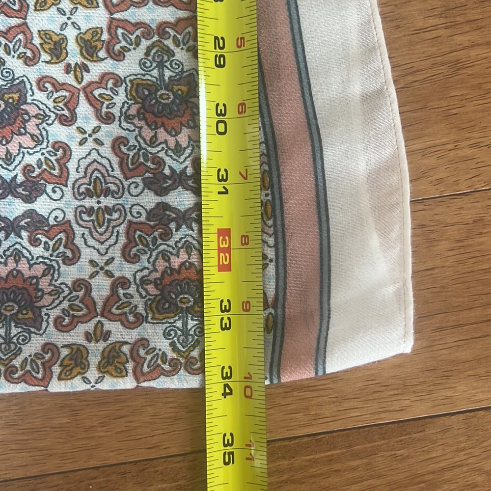 Patterned Infinity Scarf - Picture 4 of 5